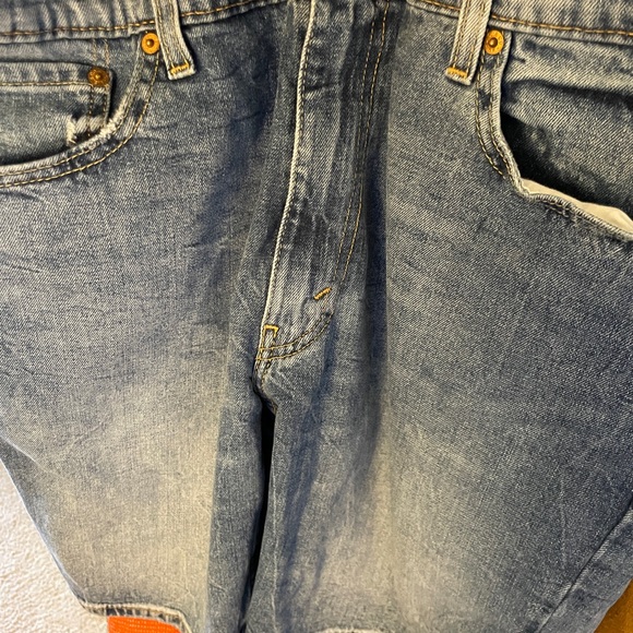 Levi's Blue Denim Jeans with Tan Label - Picture 1 of 4